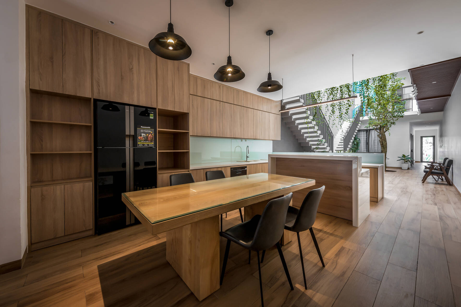 Cầu treo màu xanh độc đáo, kết nối hai không gian trong ngôi nhà ống ở Đồng Nai 17 Cầu treo màu xanh độc đáo, kết nối hai không gian trong ngôi nhà ống ở Đồng Nai 17