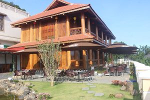 Ngôi nhà gỗ 300m2 được chuyển từ Thanh Hóa về Đà Lạt 9