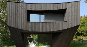 Ấn tượng với ngôi nhà gỗ có lớp vỏ độc đáo bao bọc bên ngoài 2