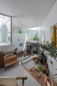 Độc đáo nhà nhỏ 2 tầng có tới 13 không gian riêng khác nhau 1