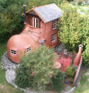 Độc đáo ngôi nhà hình "chiếc giày tình yêu" ở New Zealand 1