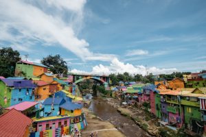 Ngôi làng cầu vồng rực rỡ ở Indonesia 34
