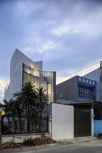Thiết kế màn hình cong cực độc của ngôi nhà ở Sài Gòn 5