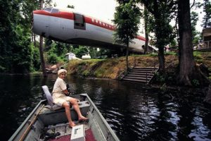 Thú vị căn nhà xinh đẹp được làm từ... máy bay cũ Boeing 727 14