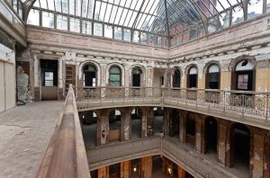 Khách sạn sang trọng được tu sửa từ nhà bỏ hoang 6