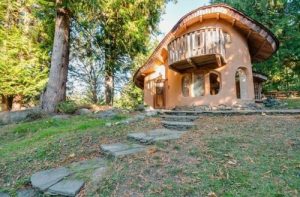 Thú vị ngôi nhà nhỏ hình nấm tại British Columbia 5