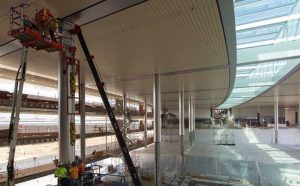 Nội thất độc đáo trong tòa nhà phi thuyền sắp hoàn thành của Apple 14