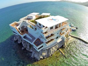 Chiêm ngưỡng biệt thự độc đáo nằm giữa biển 33