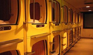 Khám phá khách sạn con nhộng tại Nhật 1