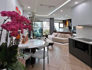 Căn hộ của vợ chồng trẻ đưa 'vườn cảnh' lên ban công thật chill 2