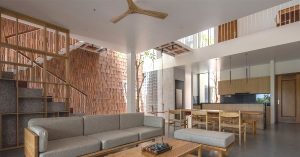 Nhà 2 tầng mộc mạc của vợ chồng trẻ 25