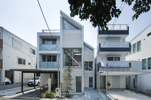 Nhà phố Nhật với thiết kế thông minh, đan cài nhiều mảng xanh 2