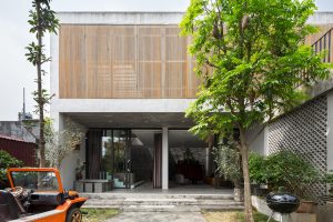 Nhà 2 tầng vùng ngoại ô của gia chủ yêu thích bê tông 4