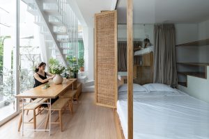 Nhà phố kết hợp quán cà phê "nổi bần bật" giữa khu phố 43