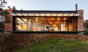 Ngôi nhà với thiết kế bền vững trên đỉnh đồi tại Ecuado 8