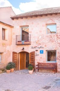 Khách sạn nhỏ, duyên dáng tại Segovia, Tây Ban Nha 13