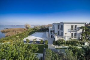 Những biệt thự xa hoa của những người giàu có 25