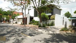 Villa lôi cuốn với thiết kế không gian mở, hồ bơi và bể sục tiện nghi 55