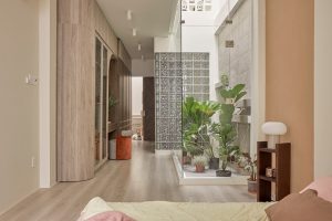 "Biến căn nhà hướng Tây thành nơi thoáng đãng với thiết kế gạch lỗ thông thoáng" 6