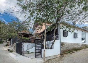 "Biến đổi bất ngờ: Ngôi nhà ven hồ được cải tạo tinh tế" 20