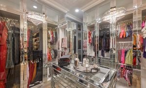 "Biệt thự hướng biển với phòng thay đồ sang trọng, tầm nhìn 80% kính" 40