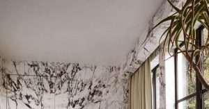 Biệt thự sang trọng trị giá 32 triệu USD được xây từ gỗ và đá cẩm thạch bởi người sáng lập ứng dụng hẹn hò 6