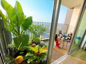 Căn hộ 3 phòng ngủ thoáng đãng với bếp và phòng khách liền kề qua cửa sổ vòm độc đáo 7