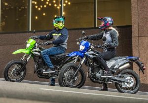 "Kawasaki KLX230 S và SM 2024: Bộ đôi cào cào mới với nhiều cải tiến đáng chú ý" 1