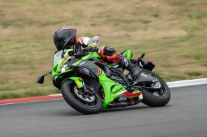 "Đánh giá Kawasaki Ninja ZX-6R 2024: Hiệu suất mạnh mẽ và thiết kế hiện đại" 17