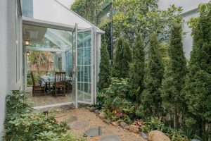 Khung cảnh đẹp như trong phim tại biệt thự ẩn mình trong mảng xanh 16