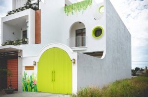 "Ngôi nhà độc đáo với gam màu chói lóa khiến ai cũng bất ngờ" 3