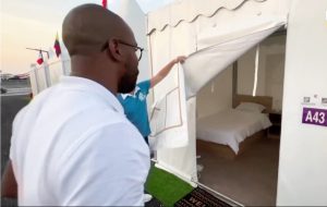 "Người hâm mộ World Cup chấp nhận dùng nước bẩn tại khu lều giá 5 triệu đồng/đêm: Sự hy sinh hay nguyên nhân gì?" 13