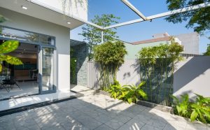 Nhà phố lấy ánh sáng tự nhiên nhờ thiết kế độc đáo 2