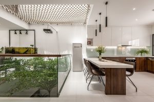 "Oasis trong lòng thành phố: Vườn nhỏ giữa nhà phố - giải pháp cho ánh sáng tự nhiên và giảm hiệu ứng tiêu cực của đô thị" 75