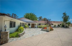 Khám phá ngôi nhà mới sang trọng của Kanye West và Kim Kardashian 9