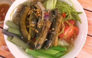 Chia sẻ công thức nấu lẩu lươn chua cay và canh lươn lá giang thơm ngon đón xuân ấm áp 4