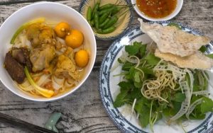 2 cách chế biến mì Quảng gà và mì Quảng thịt heo độc đáo từ vùng miền Trung 12