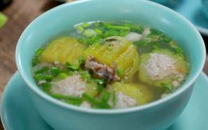 Thực đơn ngon miệng với món mướp đắng nhồi thịt mềm ngọt 9