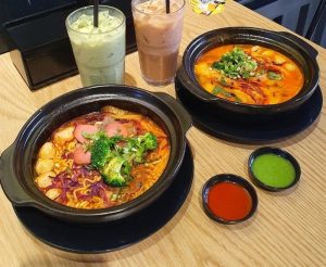 Top 15 quán mì cay hút khách gần bạn mà giới trẻ không thể bỏ qua 1