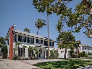 Ngôi nhà cổ kính với nội thất hiện đại từng là nơi sinh sống của công nương Meghan Markle 44