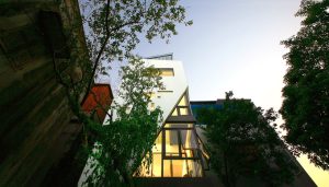 Nhà phố vát góc ấm áp ngập tràn ánh sáng ở ngõ hẹp Hà Nội 4