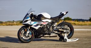 "BMW S1000RR 2023: Mẫu xe với thiết kế cánh mới, sẵn sàng cạnh tranh với Honda CBR1000RR-R" 1