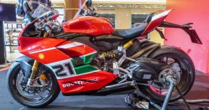 "Đánh giá chi tiết Ducati Panigale V2 2022 phiên bản kỷ niệm: Giá bán, thông số kỹ thuật và ấn tượng đầu tiên" 47