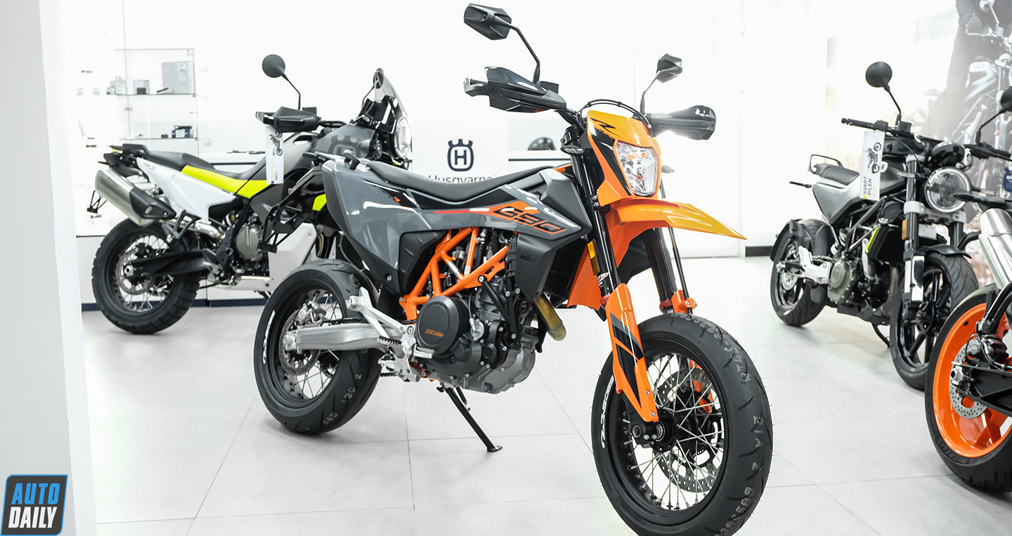 "Đánh giá chi tiết KTM 690 SMC R: Xe cào cào đa địa hình hấp dẫn với giá hơn 600 triệu đồng" 1