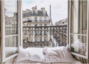 "Hội nhà giàu" thế giới mê đắm khách sạn có ô cửa nhìn thẳng tháp Eiffel 11