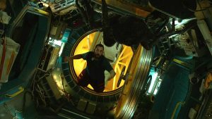 Adam Sandler vào vai phi hành gia đối diện với nguy hiểm 5