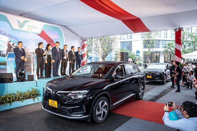 Khám phá xe taxi điện VinFast VF8 - Sự đặc biệt từ tỷ phú Phạm Nhật Vượng 1