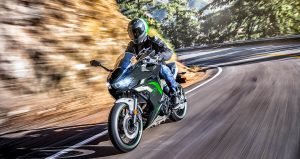 "Kawasaki Ninja 650 2022 ra mắt với hai bộ cánh mới và giá từ 7.699 USD" 6