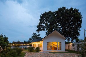 "Khám phá ngôi nhà phong cách đồng quê châu Âu gần núi: Nơi bình yên trong lòng thiên nhiên" 4