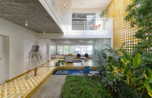 Khám phá ngôi nhà 3 tầng độc đáo với "vườn nội thất" ẩn bên trong 6